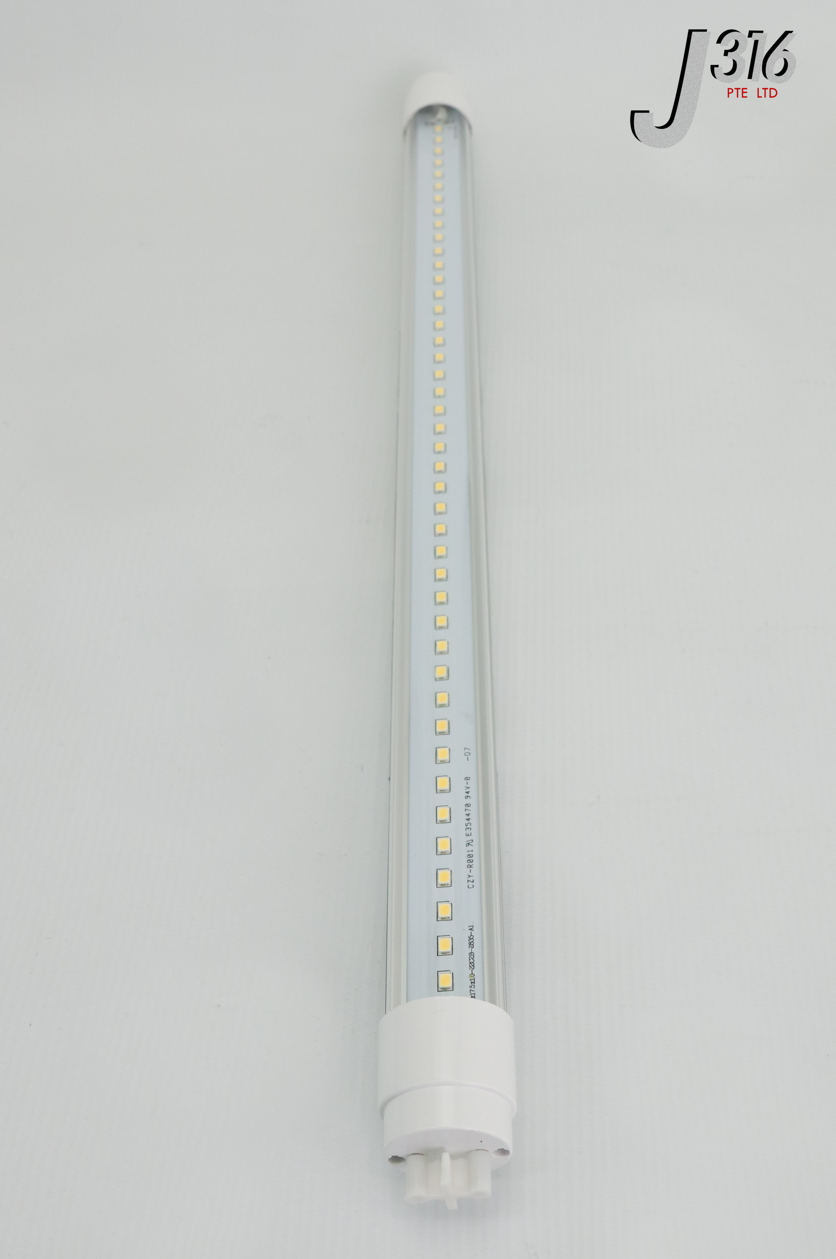 21474 VOOTU TECHNOLOGY T8 LED TUBE LIGHT, E354470 (NEW) CZY-R001